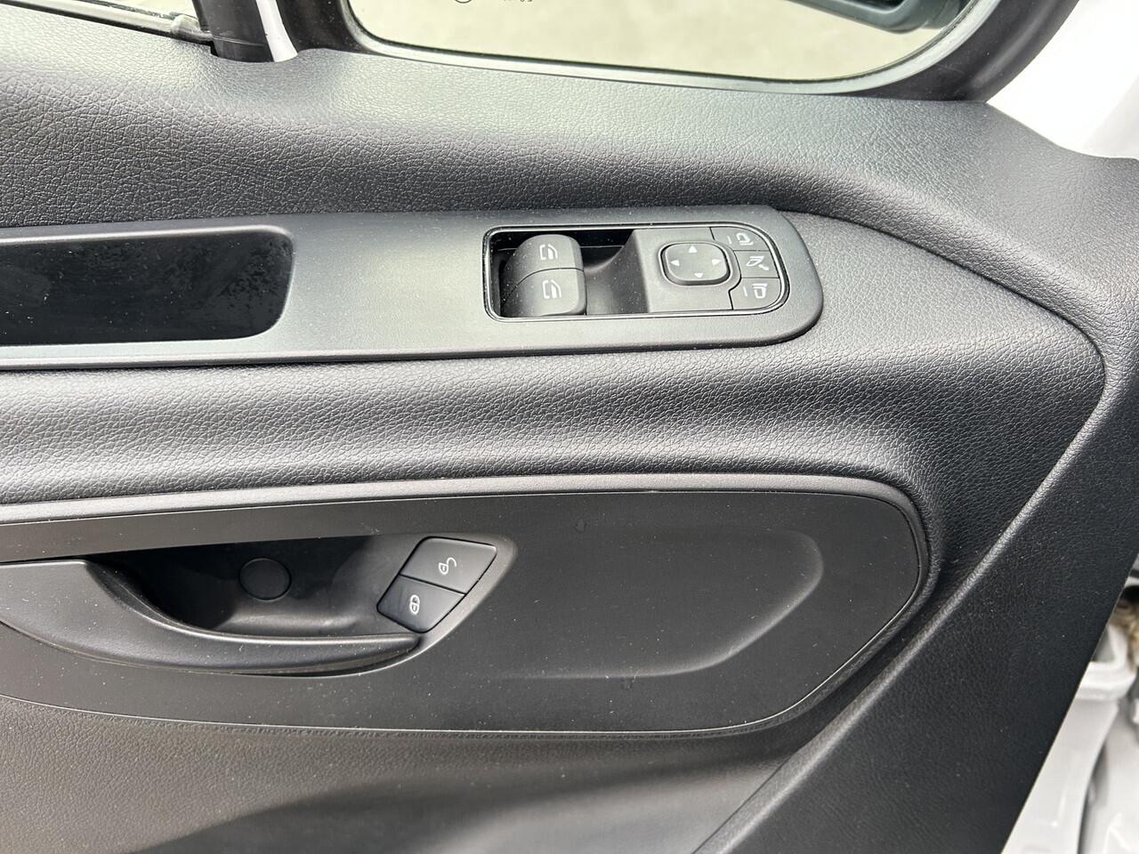 Mercedes-Benz SPRINTER 317 CDI L2 H2 2800KG Trekhaak / MBUX / Camera / Navigatie / Stand kachel / Airco / 270 Graden achterdeuren