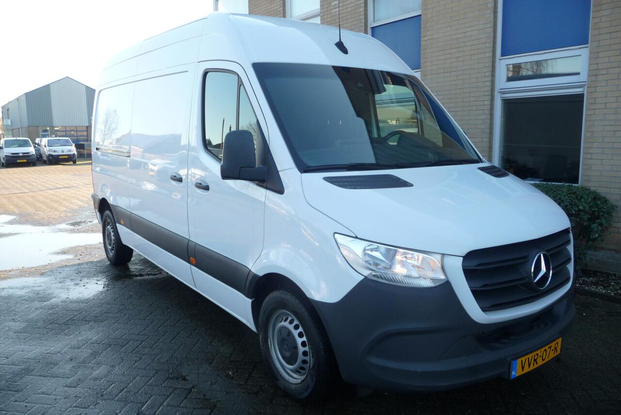 Mercedes-Benz SPRINTER 215 1.9 CDI L2H2 FWD Autm, Airco, Navi trekhaak, bank, Camera 11-2023