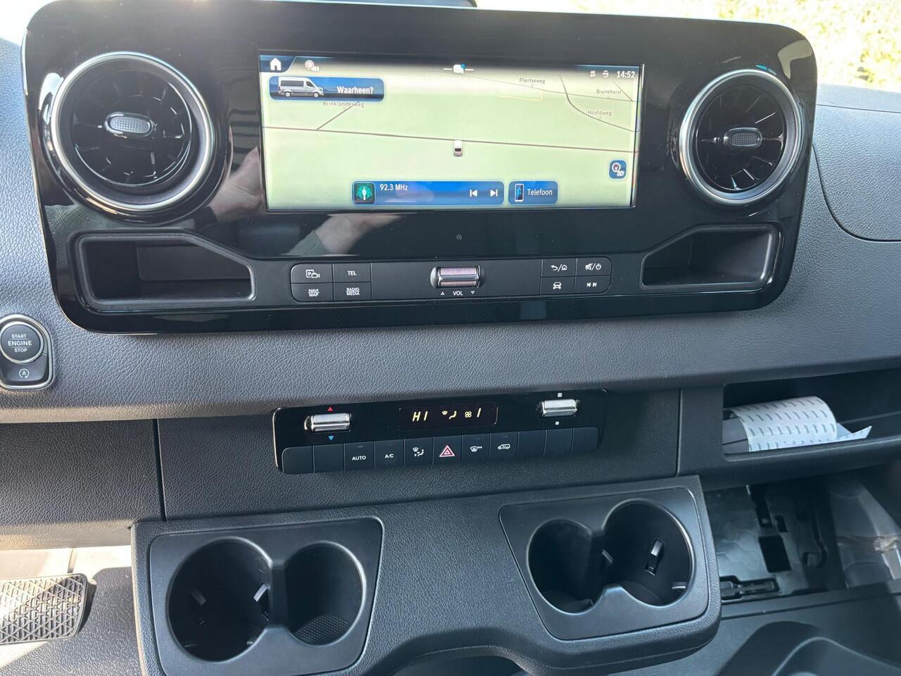 Mercedes-Benz SPRINTER 319 Pro L2H2 3,5 trekhaak LED Softclose schuifdeur