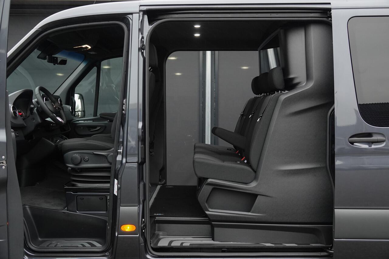 Mercedes-Benz SPRINTER 4x4 319Cdi 190Pk 9G-tronic | L2H1 | Dubbele Cabine | 2x Schuifdeur | 4WD | AWD | Bullbar | Treeplanken | 18'' All Terrain | Tenoriet Grijs