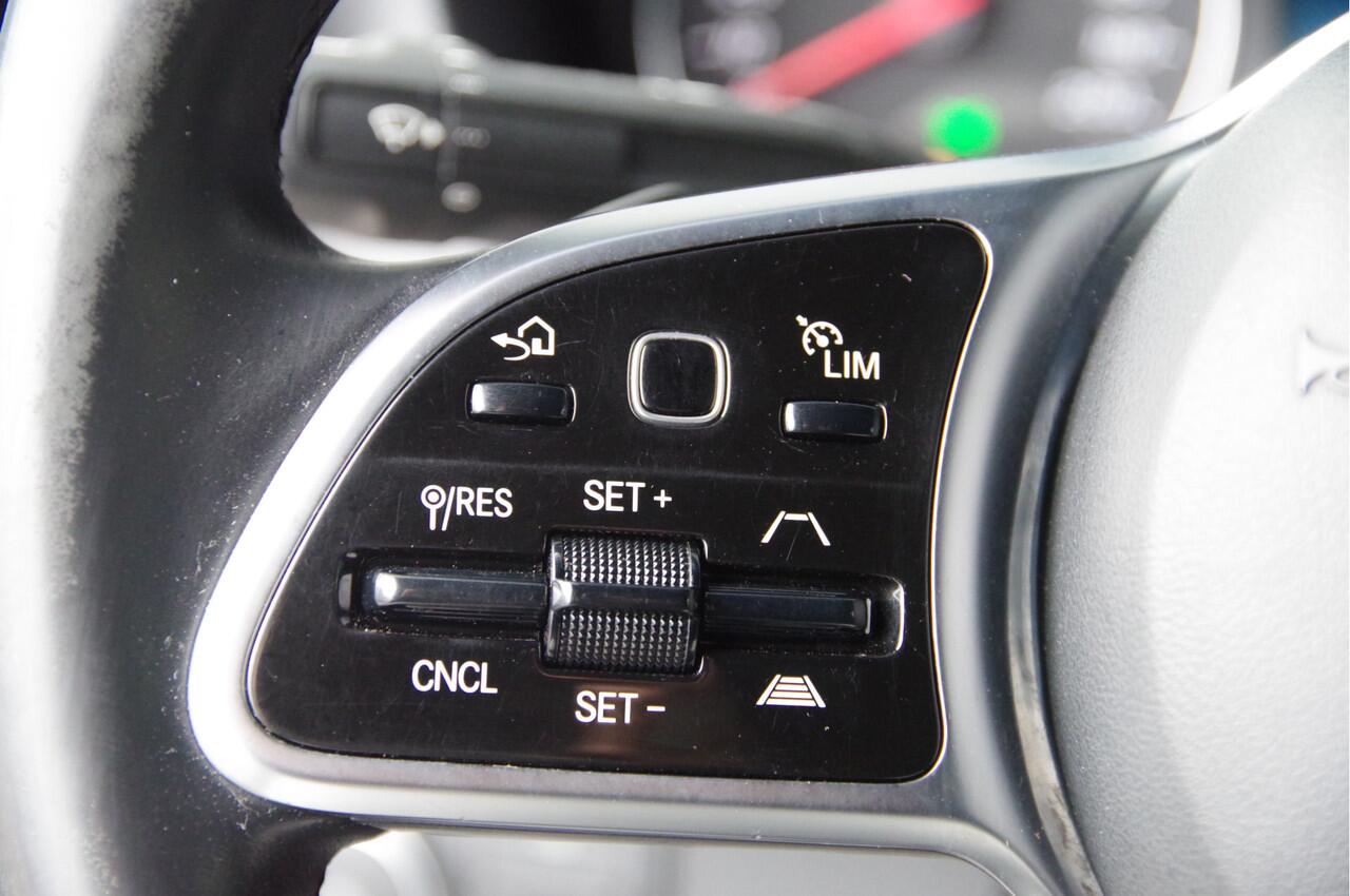 Mercedes-Benz SPRINTER 319 3.0 CDI V6 L2H1 AUT. LED, 360 CAMERA, ADAPT. CRUISE, MBUX 10'', STOELVERWARMING, STANDKACHEL, NAVI, CLIMA, PARKEERSENSOREN, CARPLAY