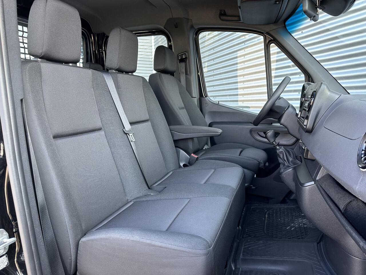 Mercedes-Benz SPRINTER 317 CDI Pick-up 7-Persoons Trekhaak 3500kg Open laadbak Dubbel Cabine