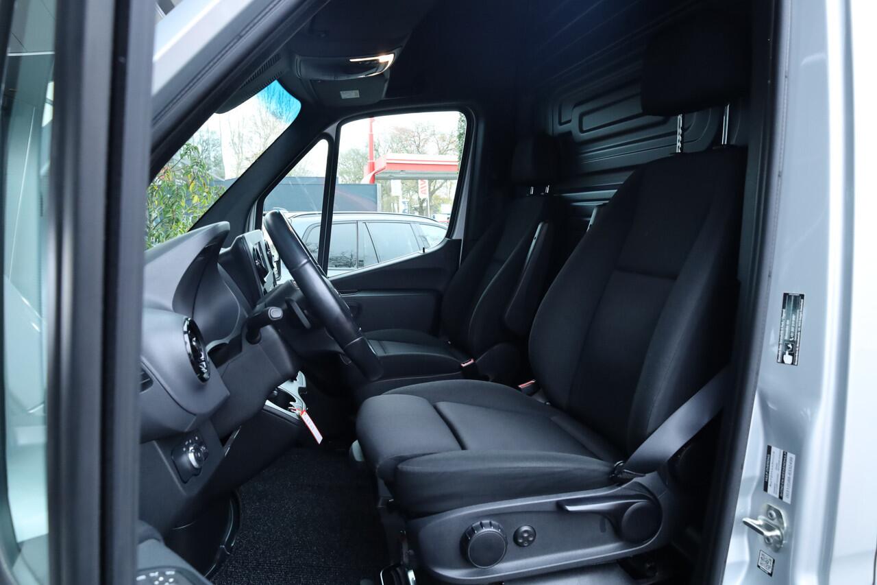 Mercedes-Benz SPRINTER 317 1.9 CDI L2H2 RWD | Camera | Navi | 3.5t trekgew. | Trekhaak | 2x Voorstoel | Zilver met.
