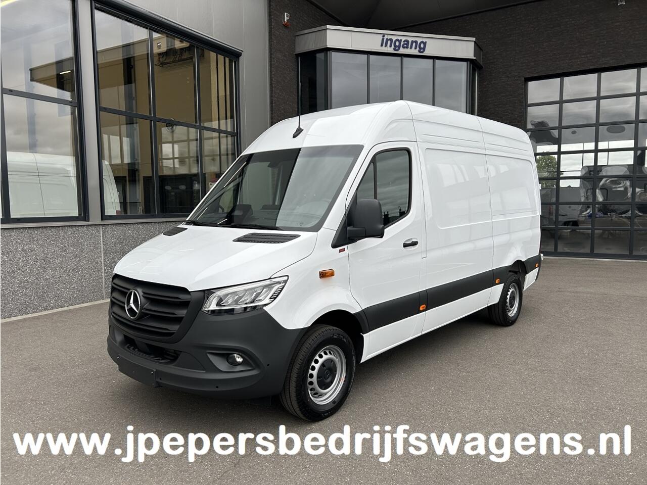 Mercedes-Benz SPRINTER 317 CDI L2 H2 PRO Facelift / LED / MBUX / Navigatie / Camera / Parkeersensoren / Cruise control / Airco / 270 Graden achterdeuren