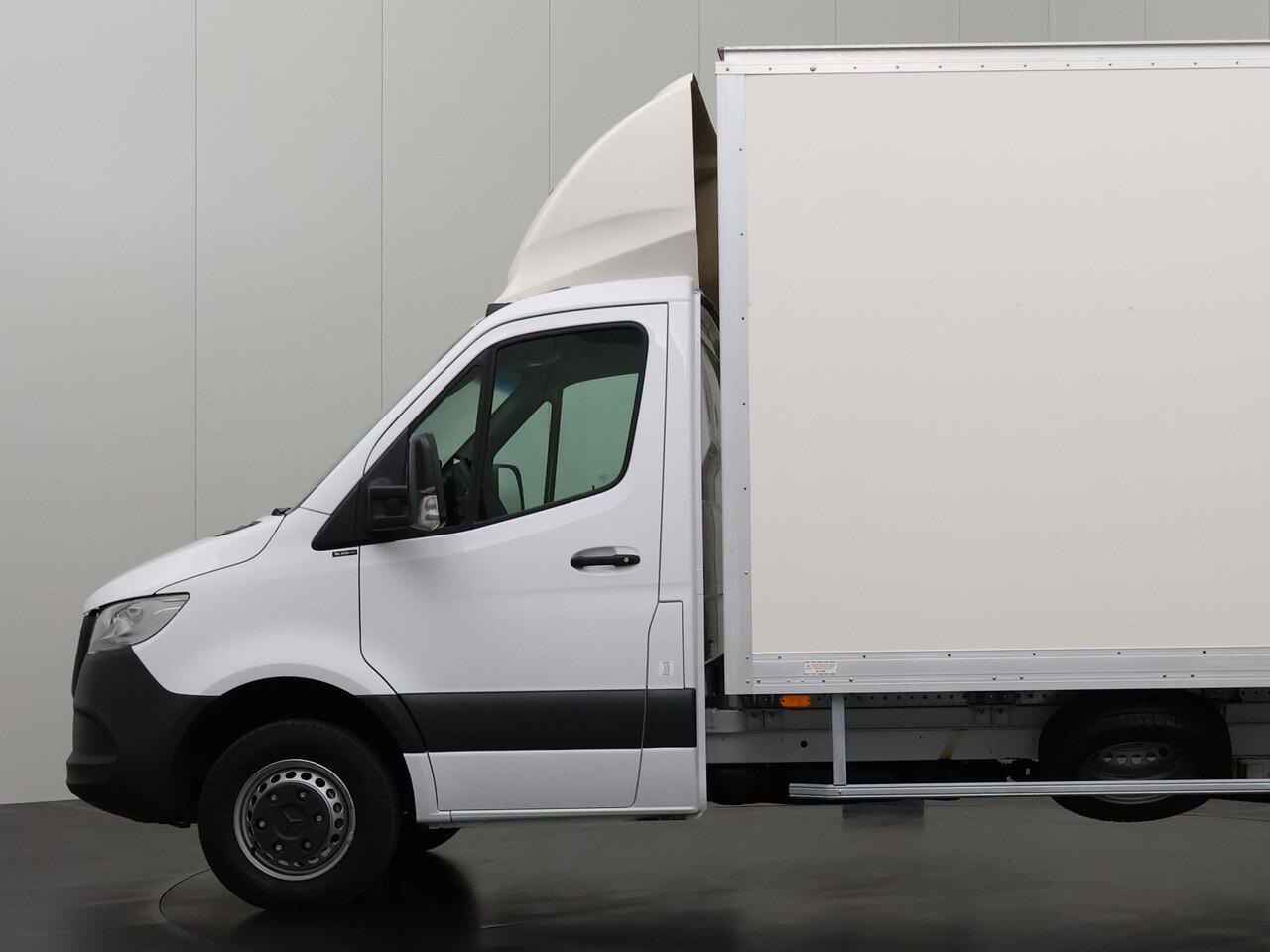 Mercedes-Benz SPRINTER 515CDI Bakwagen+Laadklep | Airco | Cruise | 3-Persoons | Dakspoiler