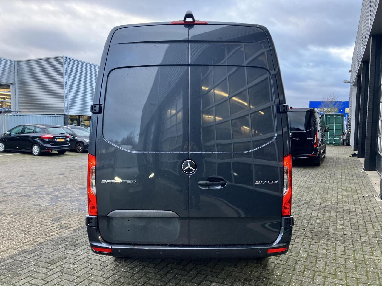 Mercedes-Benz SPRINTER 317 CDI L2 H2 Select | Alarm Klasse 3 | Lichtmetalen velgen | Parkeerpakket met 360° Achteruitrijcamera |