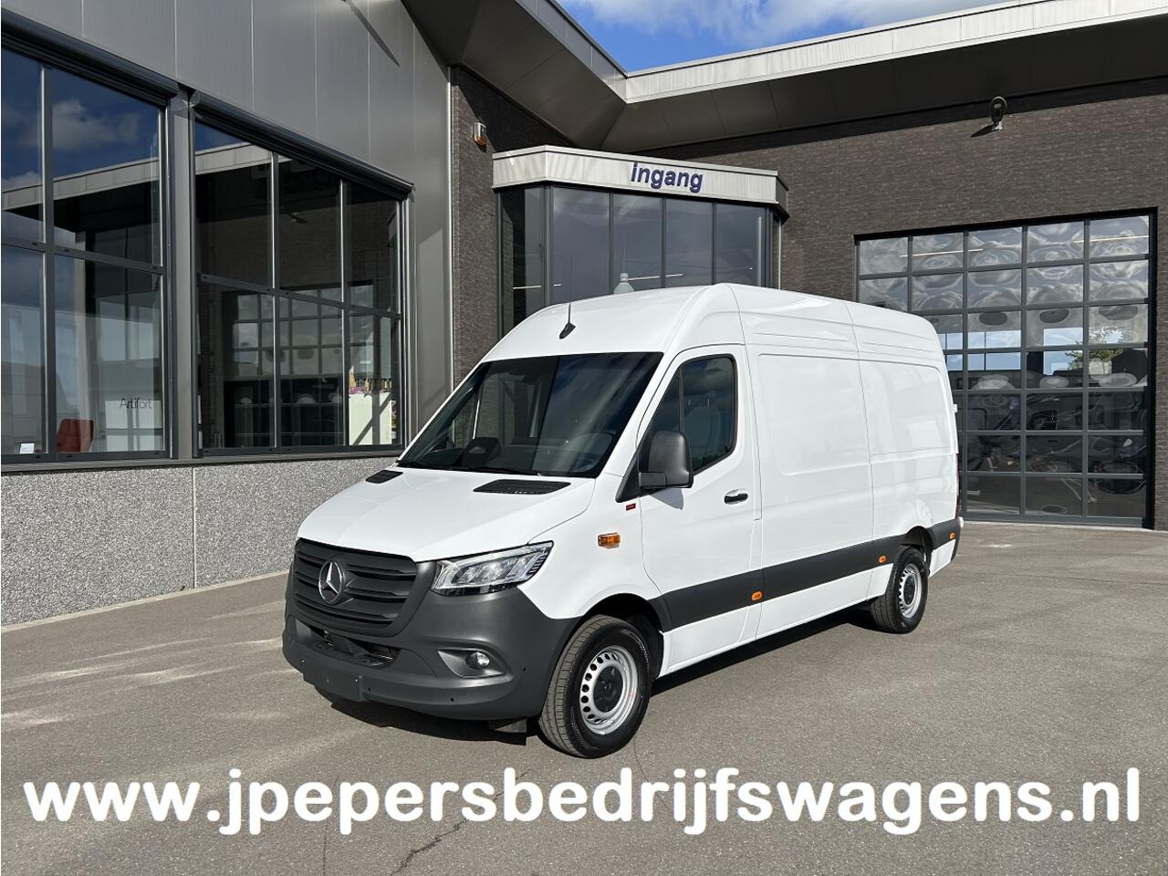Mercedes-Benz SPRINTER 317 CDI L2 H2 PRO Facelift / LED / MBUX / Navigatie / Camera / Parkeersensoren / Cruise control / Airco / 270 Graden achterdeuren