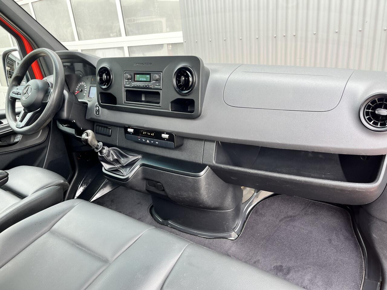 Mercedes-Benz SPRINTER 514 2.2 CDI Kipper Airco Trekhaak 3500kg trekgewicht Telefoonverbinding 3-Persoons Gereedschapskist Kieper Open laadbak Bpm vrij voor particulier gebruik!!