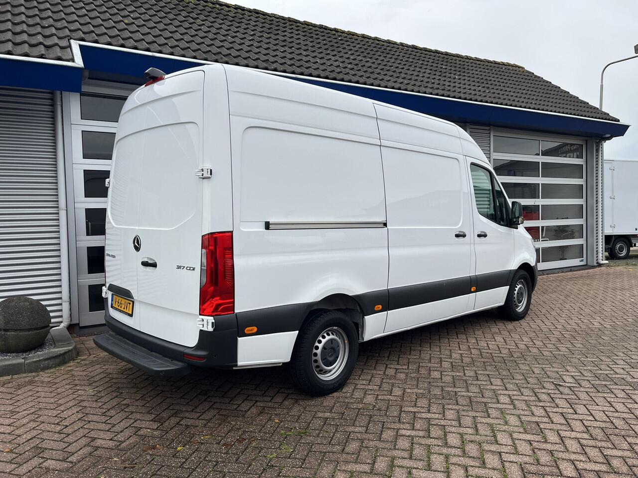 Mercedes-Benz SPRINTER 317 1.9 CDI L2H2 RWD Automaat/7"MBUX