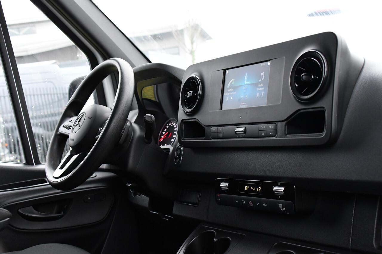 Mercedes-Benz SPRINTER 317 1.9 CDI L2H2 RWD PB Edition Camera, Cruise, Carplay, 170pk, Automaat, LED, Multimedia, Trekhaak,