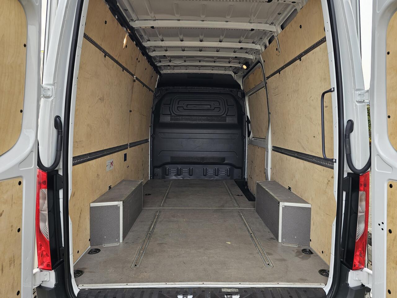 Mercedes-Benz SPRINTER 317 CDI L2-H2 RWD Automaat Glasresteel * Camera * Navi * Cruise *