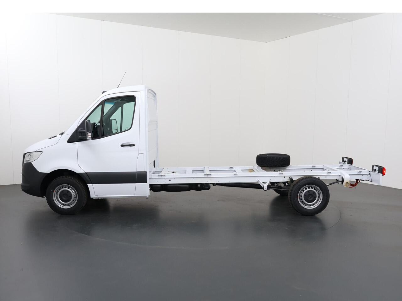 Mercedes-Benz SPRINTER 317 CDI | Aut. | Chassis | L3 | 3500 KG. AHW | Airco | Cruise Control | MBUX Navigatie | Apple Carplay/Android Auto | Lane-Assist | Comfort Bestuurdersstoel | 3500 KG. AHW | ELKE OPBOUW MOGELIJK