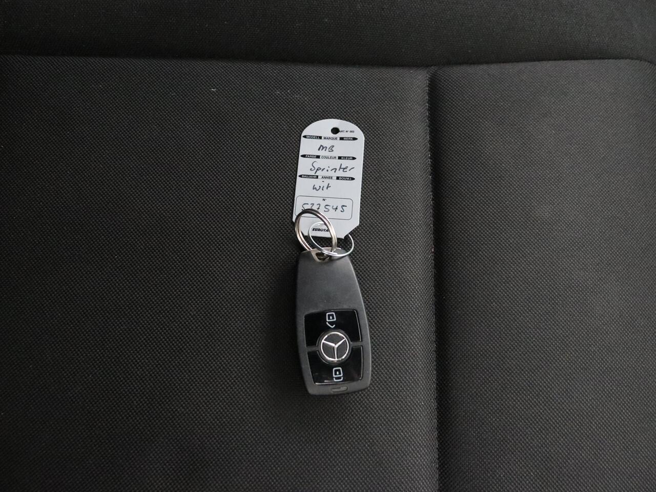 Mercedes-Benz SPRINTER 315CDI L2H2 | Touchscreen Multimedia | Camera | Airco | Cruise | 3-Persoons | Betimmering