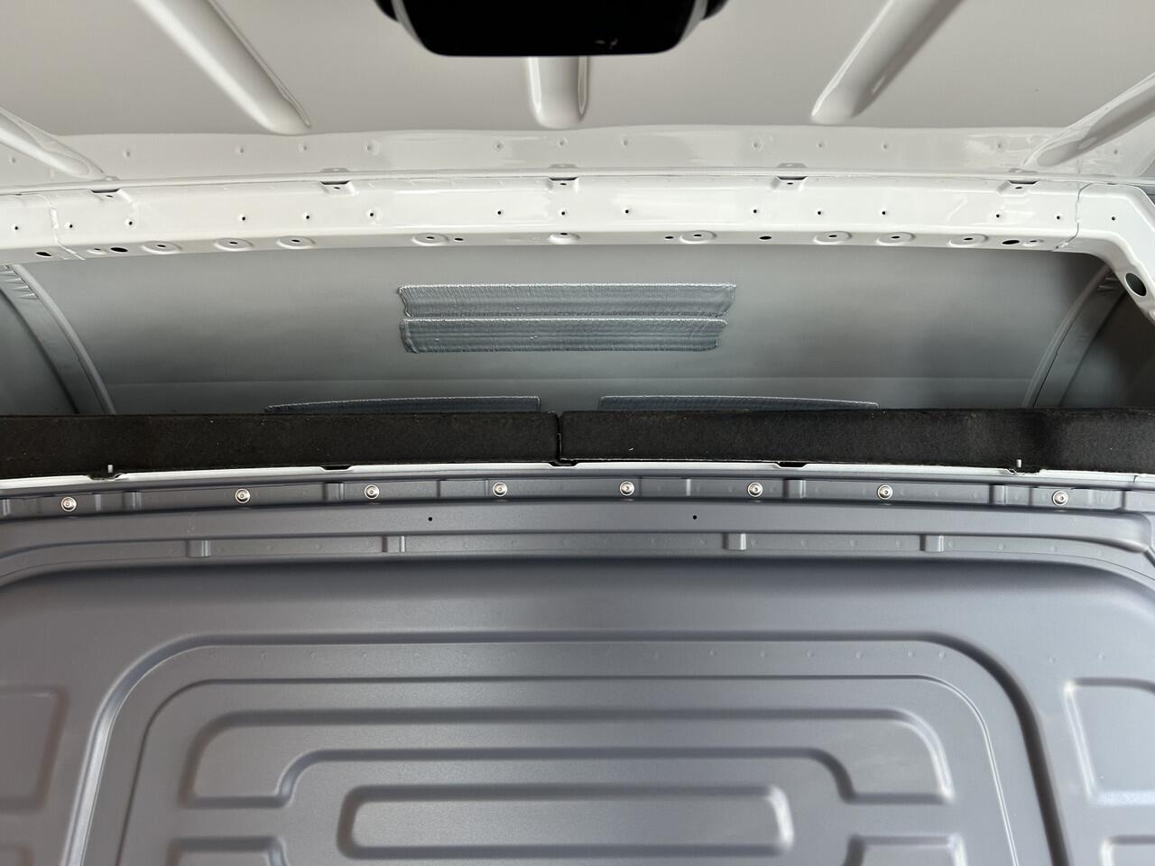 Mercedes-Benz SPRINTER 317 CDI L2 H2 PRO Facelift / LED / MBUX / Navigatie / Camera / Parkeersensoren / Cruise control / Airco / 270 Graden achterdeuren