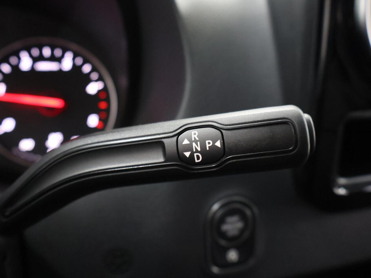 Mercedes-Benz SPRINTER 317 CDI L2 H2 RWD PRO | Smartphone integratie pakket | 10.25" MBUX Systeem | Achteruitrijcamera | 3500 KG Trekgewicht |