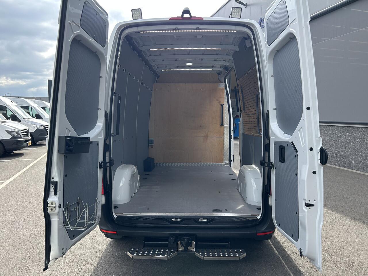 Mercedes-Benz SPRINTER 314 CDI L2 H2 MBUX / Trekhaak / Stand kachel / Camera / Navigatie / Cruise control / Airco / 270 Graden achterdeuren