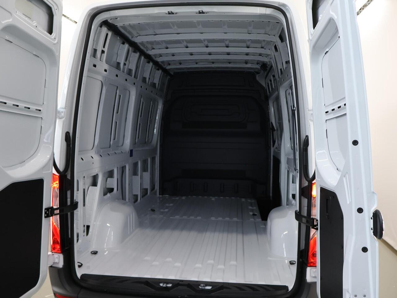 Mercedes-Benz SPRINTER 315 L2H2 RWD PRO | 3500KG TREKKEN | AUTOMAAT | BANK | DODEHOEKASSIST