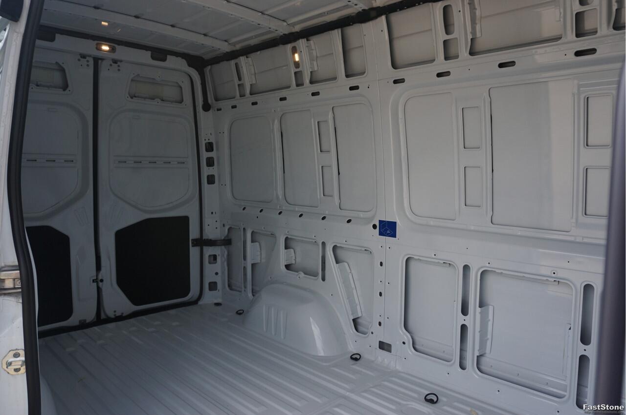 Mercedes-Benz SPRINTER 317CDI Pro L2H2 BPM VRIJ!! 10.25" Mbux Cam, Gev. Stoel, 3.5T Trekgewicht, LED!! NR. A393*