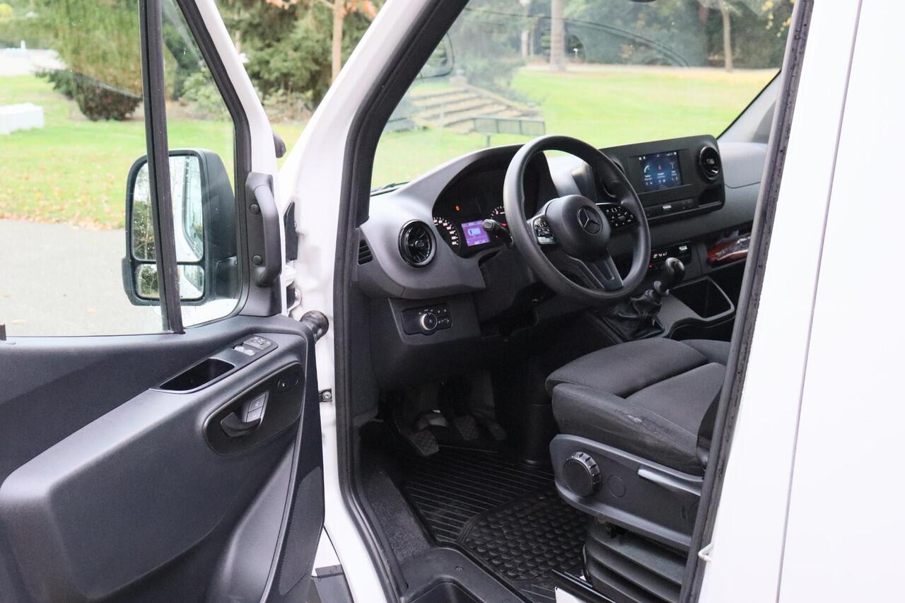 Mercedes-Benz SPRINTER 315 1.9 CDI L4H2 RWD 2023 | Navigatie | Stoelverwarming | 360 Camera + PDC | Stuurwiel Bediening | Carplay | Elektrische Ramen | Boekjes | 2 Sleutels