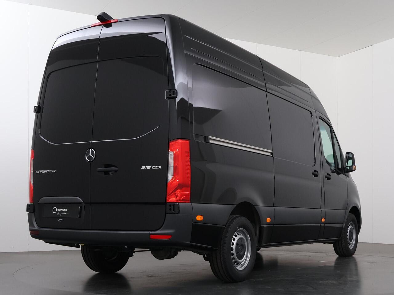 Mercedes-Benz SPRINTER 315 CDI | L2 H2 | Aut. | RWD | PRO | BPM VRIJ! | 3500 KG AHW | CARPLAY | ANDROID AUTO | 3-ZITS | CRUISE | CAMERA | AIRCO | SPOORASSISTENT | DODEHOEKDETECTIE | METALLIC