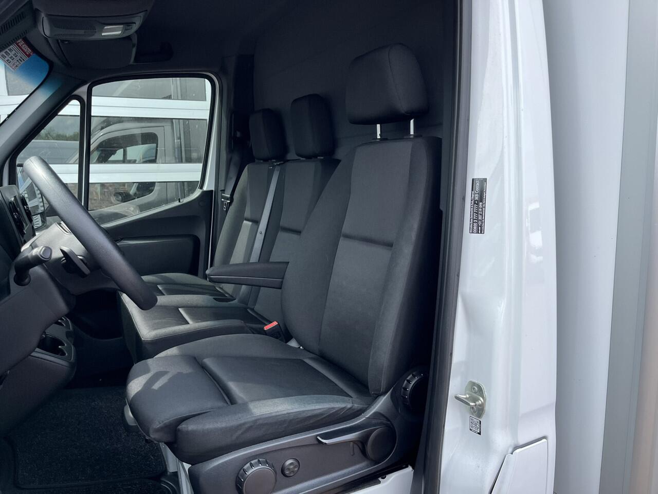 Mercedes-Benz SPRINTER 515 CDI Bakwagen met laadklep 7"MBUX Euro 6