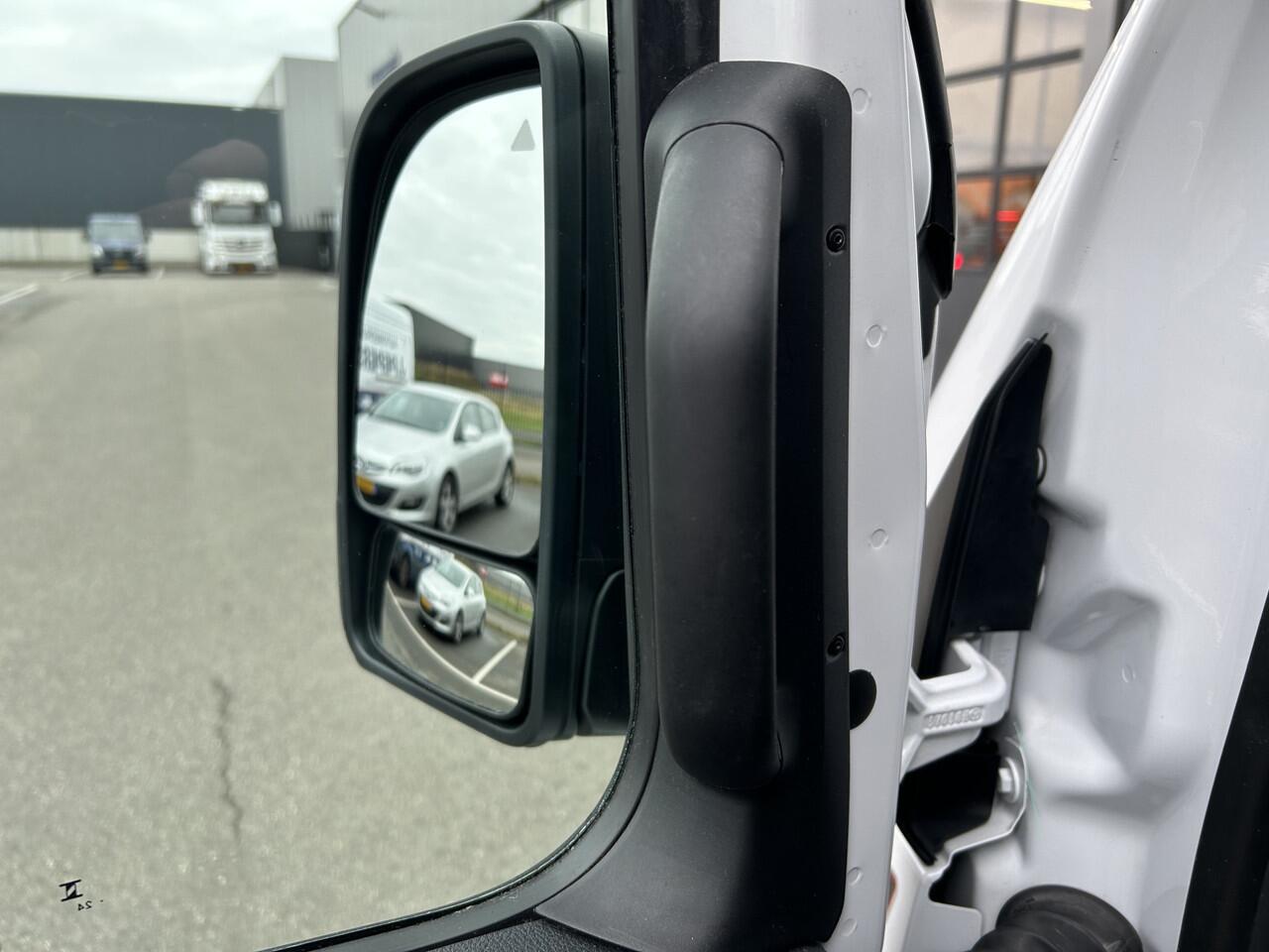 Mercedes-Benz SPRINTER 317 CDI L2 H2 PRO / LED / MBUX / Navigatie / Camera / Parkeersensoren / Cruise control / Airco / 270 Graden achterdeuren