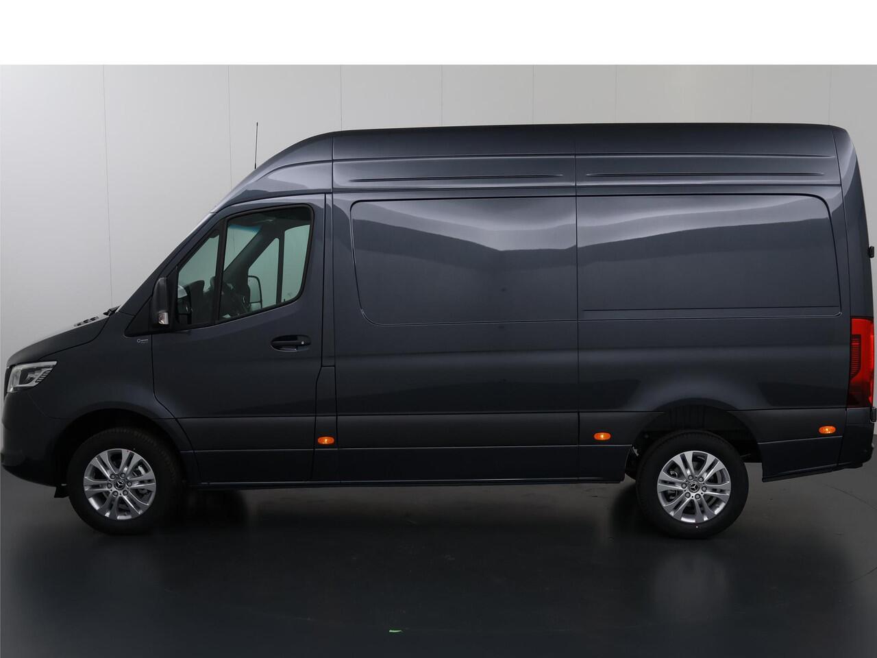 Mercedes-Benz SPRINTER 319 CDI | L2 H2 | 190 PK | RWD | AUT. | 3500 KG AHW | LED | METALLIC | CRUISE CONTROL | AIRCO | BUMPERS IN KLEUR | MBUX | 3-ZITS