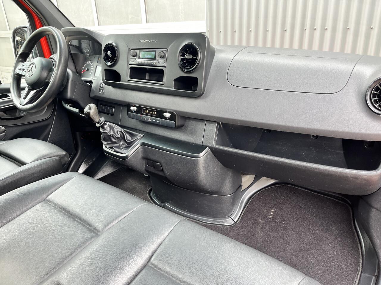 Mercedes-Benz SPRINTER 514 2.2 CDI Kipper Airco Trekhaak 3500kg trekgewicht Telefoonverbinding 3-Persoons Gereedschapskist Kieper Open laadbak Bpm vrij voor particulier gebruik!!