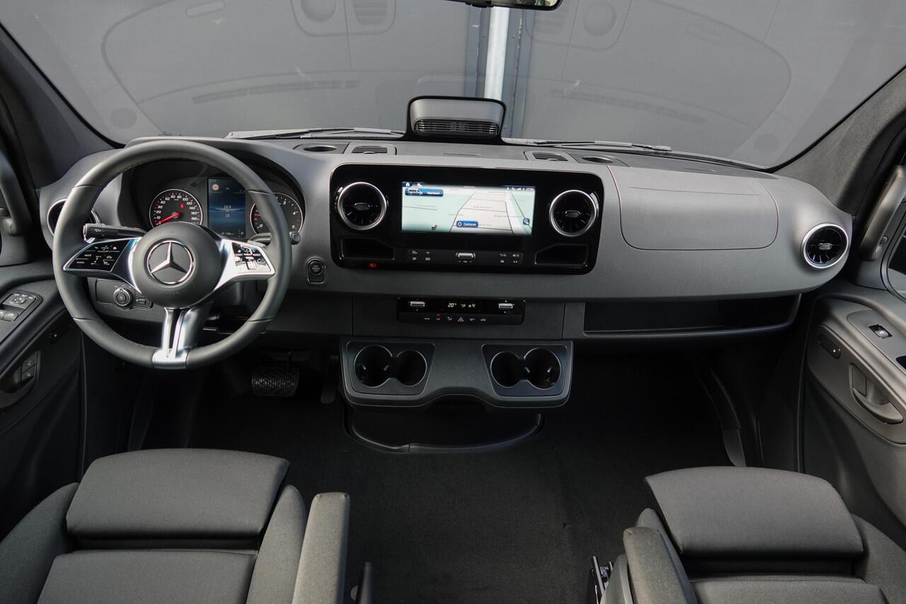 Mercedes-Benz SPRINTER 4x4 319Cdi 190Pk 9G-tronic | L2H1 | Dubbele Cabine | 2x Schuifdeur | 4WD | AWD | Bullbar | Treeplanken | 18'' All Terrain | Obsidian Black