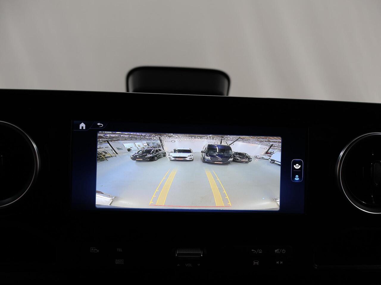 Mercedes-Benz SPRINTER 317 CDI L2 H2 RWD PRO | Achteruitrijcamera | Smartphone integratie pakket | 10.25" MBUX Systeem | 3500 KG Trekgewicht |
