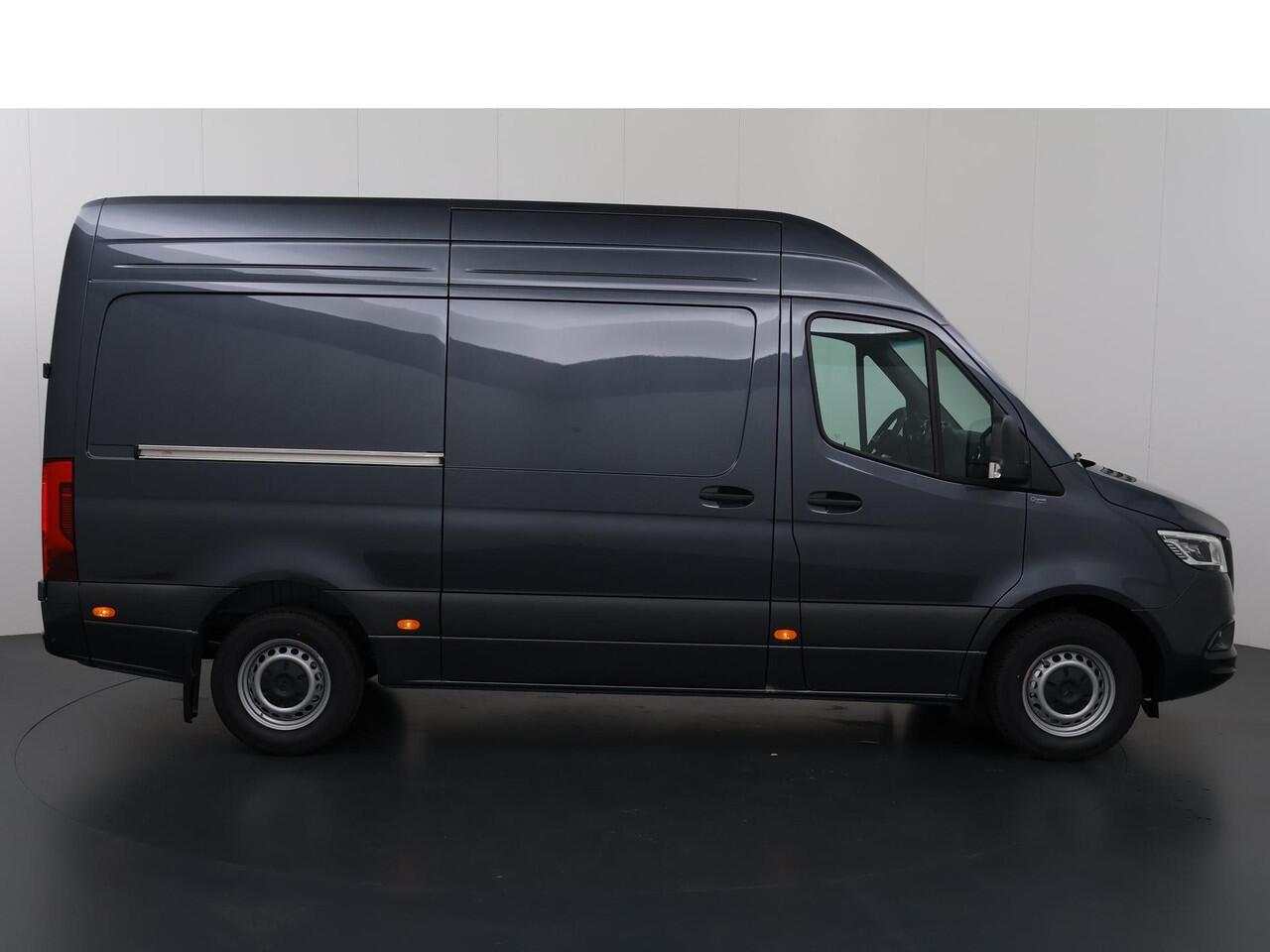 Mercedes-Benz SPRINTER 319 L2H2 RWD SELECT Automaat Distronic | Led verlichting | Smartphone integratie pakket | 270° Deuren | 3500 KG Trekgewicht |