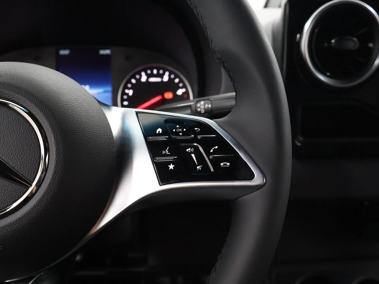 Mercedes-Benz SPRINTER 319 L2H2 RWD SELECT Automaat Distronic | Led verlichting | Smartphone integratie pakket | 270° Deuren | 3500 KG Trekgewicht |