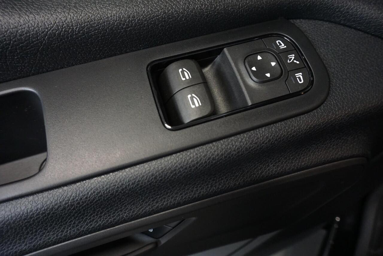 Mercedes-Benz SPRINTER 211 1.9 CDI L2H2 FWD Automaat 9-G tronic Airco Navi Camera Cruisecontrol 3Zits Electra pakket DAB