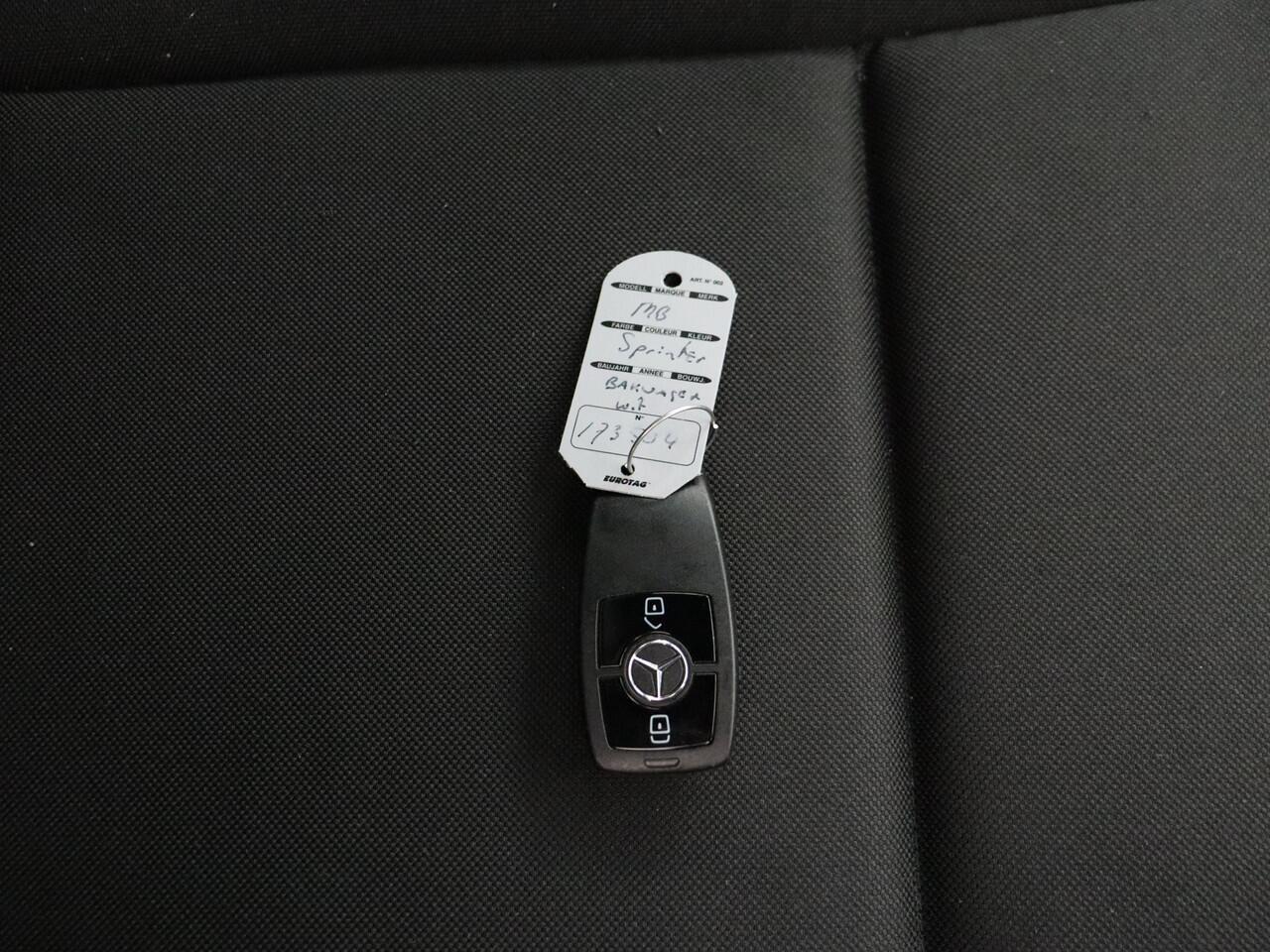 Mercedes-Benz SPRINTER 514CDI Bakwagen+Laadklep | Zijdeur | Dakspoiler | Airco | Cruise | 3-Persoons |