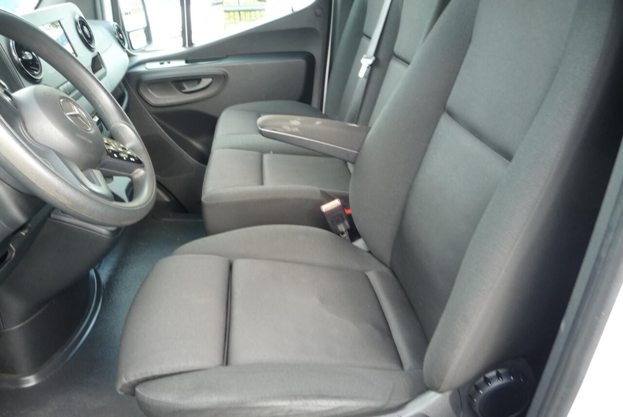 Mercedes-Benz SPRINTER 215 1.9 CDI L2H2 FWD Autm trekhaak, camera