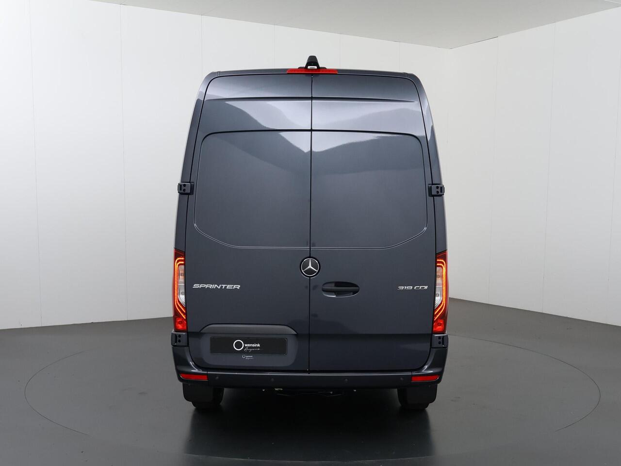 Mercedes-Benz SPRINTER 319 CDI L2 H2 Select | Winterpakket | Trekgewicht 3500 kg | Adaptieve Cruise Distronic | LED koplampen | Achteruitrijcamera |