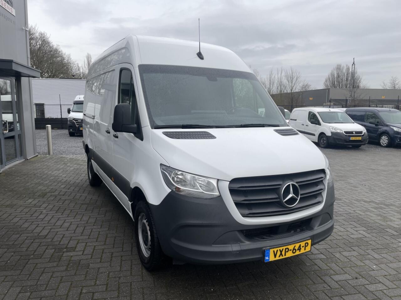 Mercedes-Benz SPRINTER 317 CDI Aut. L2H2 Airco | Trekhaak 3500kg | Adaptive Cruise