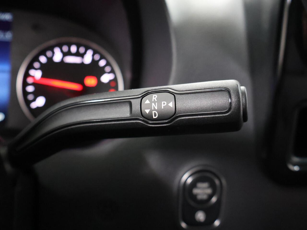 Mercedes-Benz SPRINTER 319 L2H2 RWD SELECT