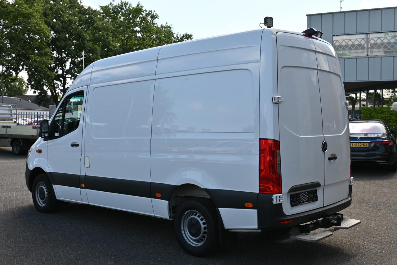 Mercedes-Benz SPRINTER 319 CDI 3.0 V6 L2H2 3500 kg Trekhaak, Standkachel, MBUX navigatie en camera, Geveerde stoelen