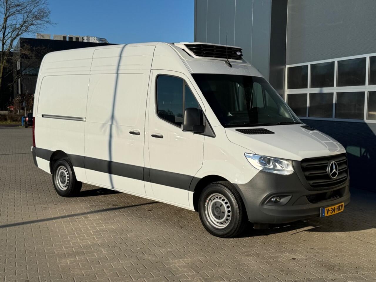Mercedes-Benz SPRINTER 317 170pk L2 H2 Koelwagen - koelen/vriezen -20 graden - camera