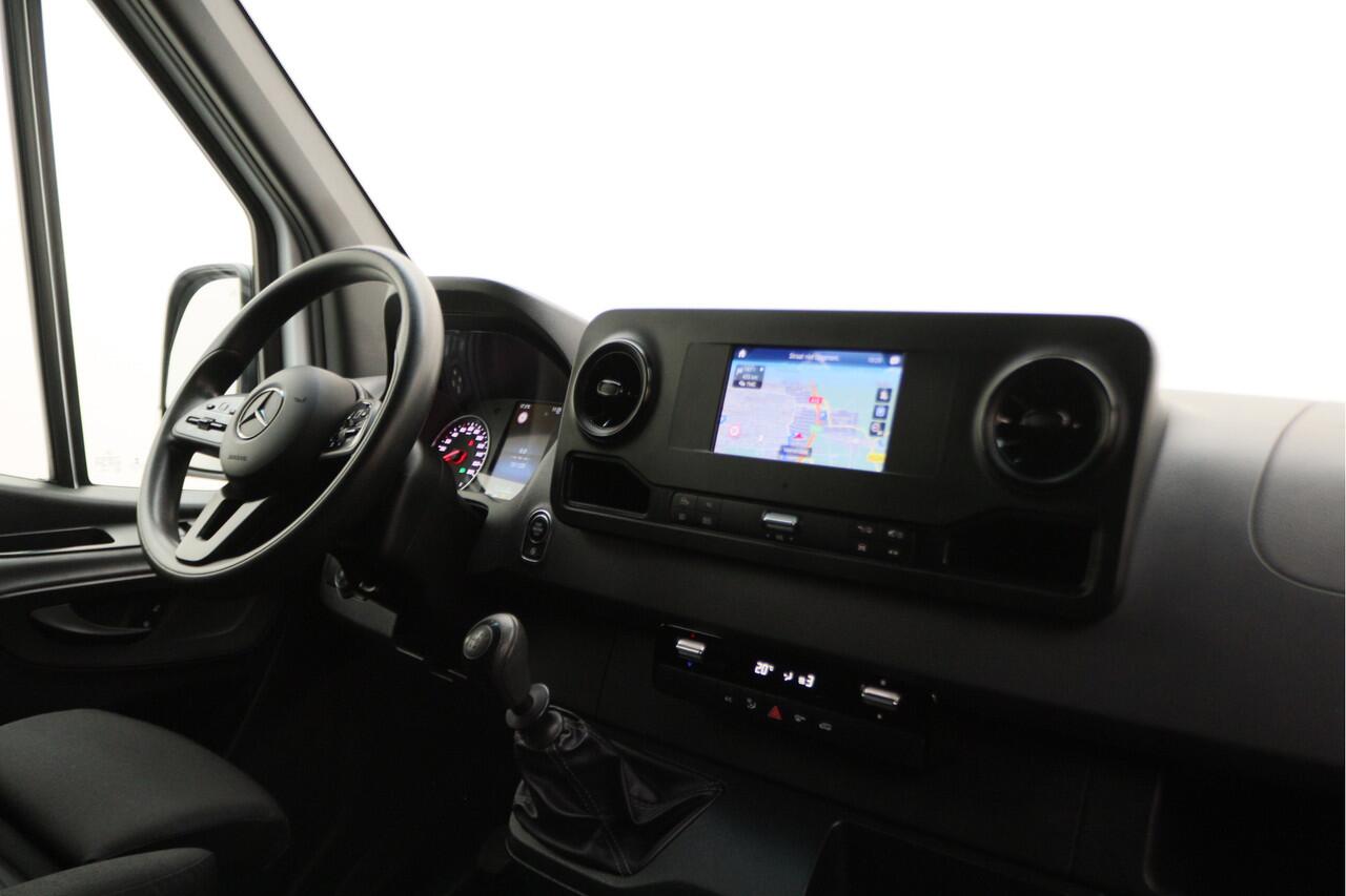 Mercedes-Benz SPRINTER 317 CDI L2H2 Airco, Cruise, Chauffeursstoel, Camera, Rijstrooksensor, Trekhaak, DAB