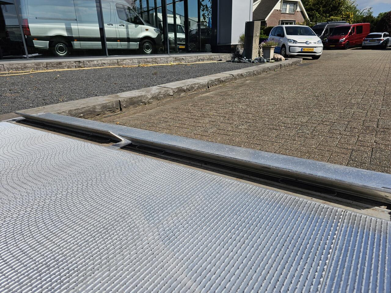 Mercedes-Benz SPRINTER 315 CDI L3 Automaat Bakwagen met Laadklep * Camera * NAP *