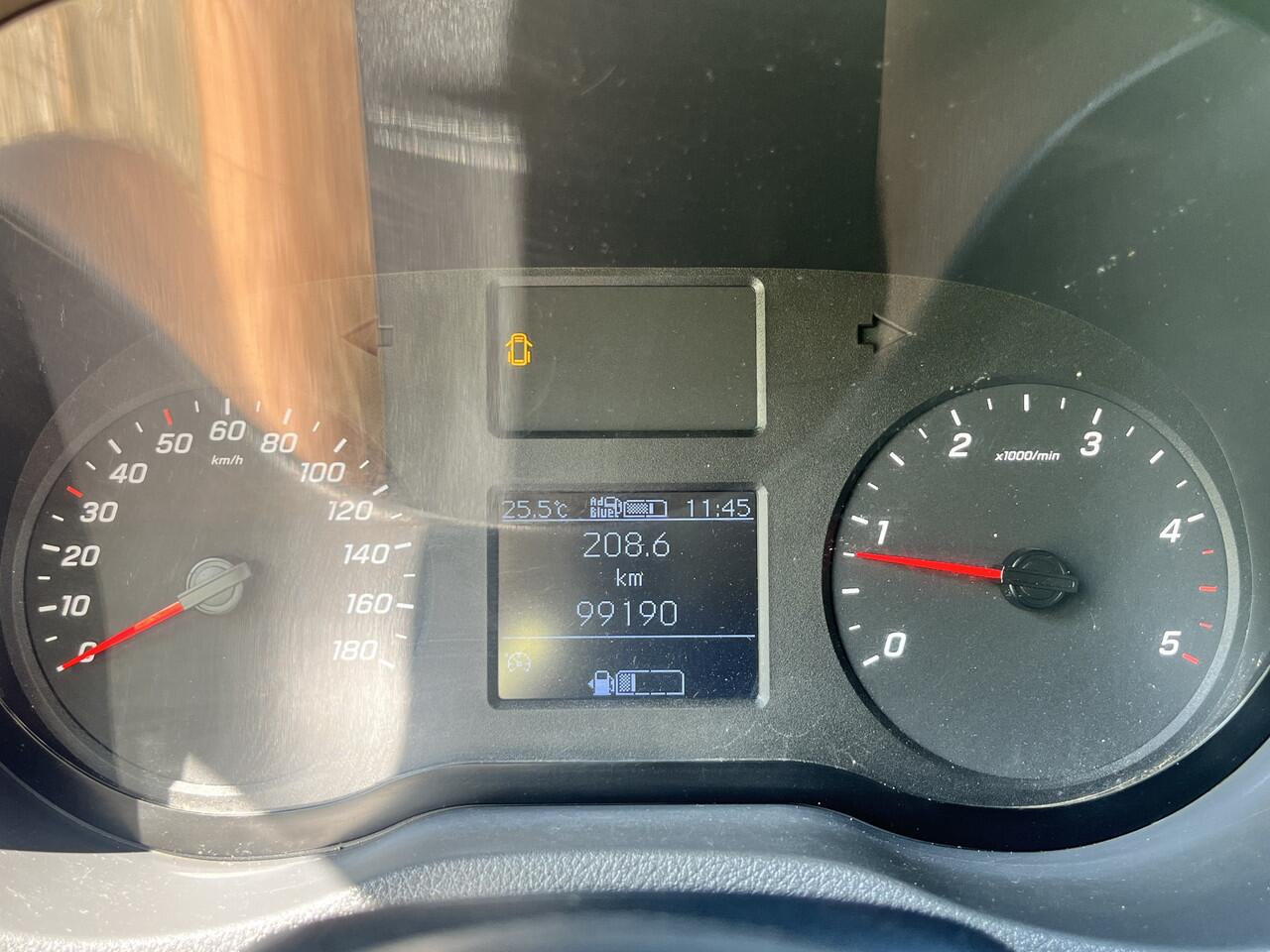 Mercedes-Benz SPRINTER 514 2.2 CDI Kipper Airco Trekhaak 3500kg trekgewicht Telefoonverbinding 3-Persoons Gereedschapskist Kieper Open laadbak Bpm vrij voor particulier gebruik!!