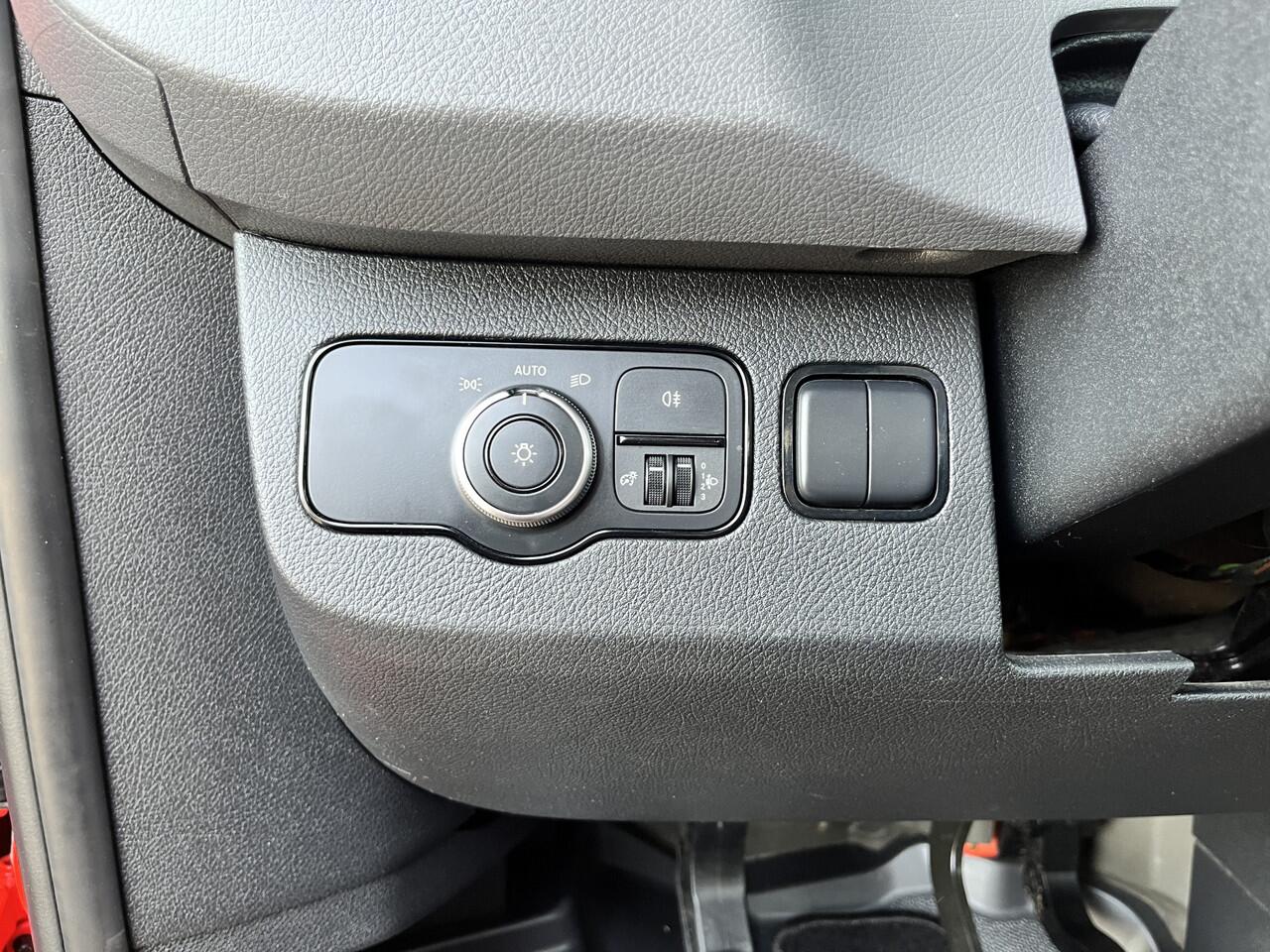 Mercedes-Benz SPRINTER 514 2.2 CDI Kipper Airco Trekhaak 3500kg trekgewicht Telefoonverbinding 3-Persoons Gereedschapskist Kieper Open laadbak Bpm vrij voor particulier gebruik!!