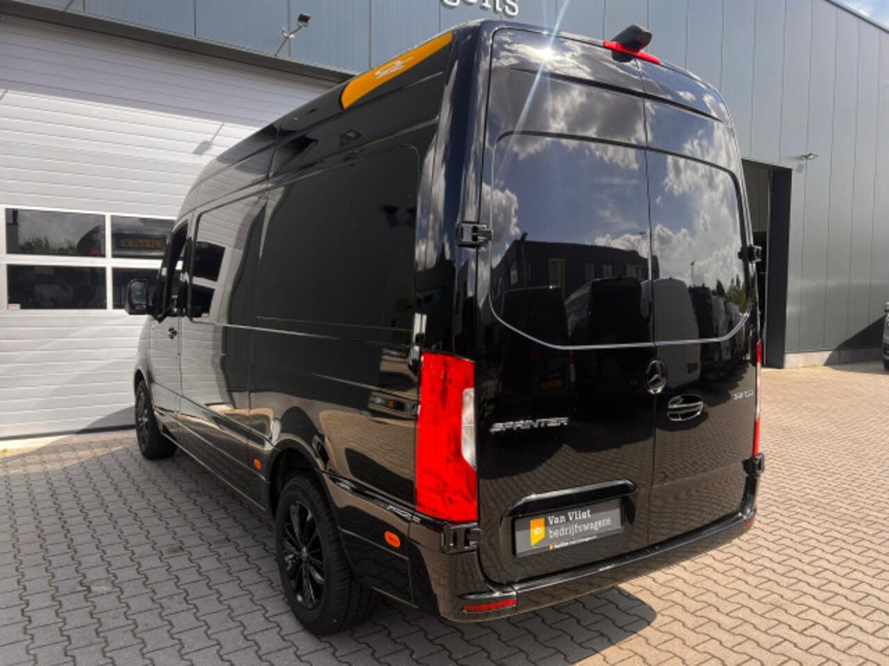 Mercedes-Benz SPRINTER 319 1.9 CDI L2H2 RWD VVB BLACK EDITION LAGE KMSTAND VVB329 BPM vrij! Benut nu nog uw voordeel!
