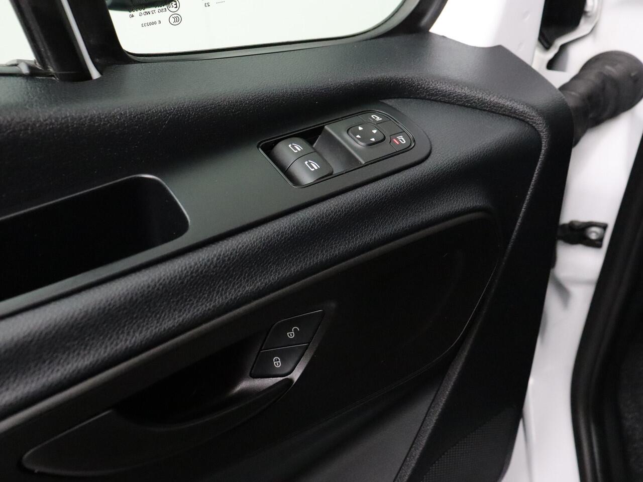 Mercedes-Benz SPRINTER 317CDI 9G-Tronic Bakwagen+Laadklep | Navigatie | Camera | Airco | 3-Persoons | Dakspoiler