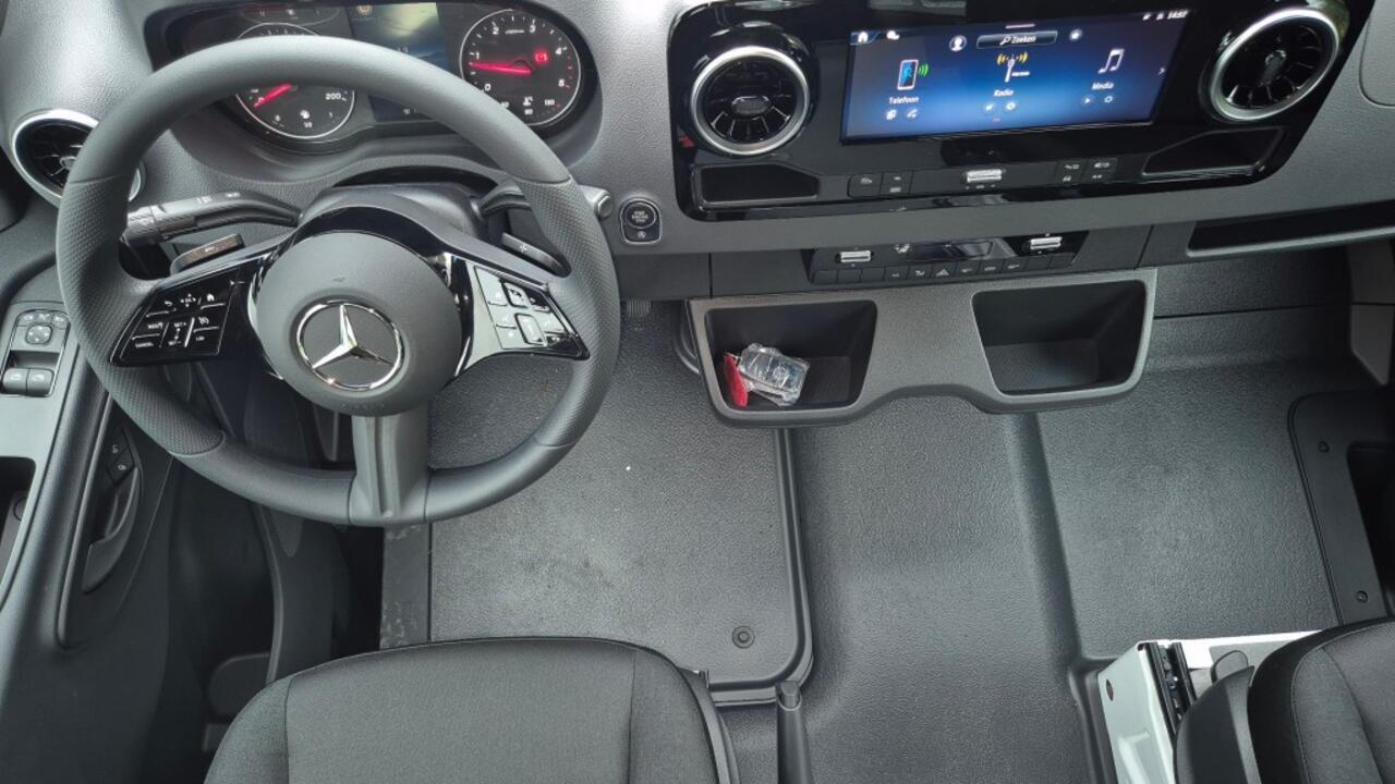 Mercedes-Benz SPRINTER Rolstoelbus verlaagde voorinstap NIEUW