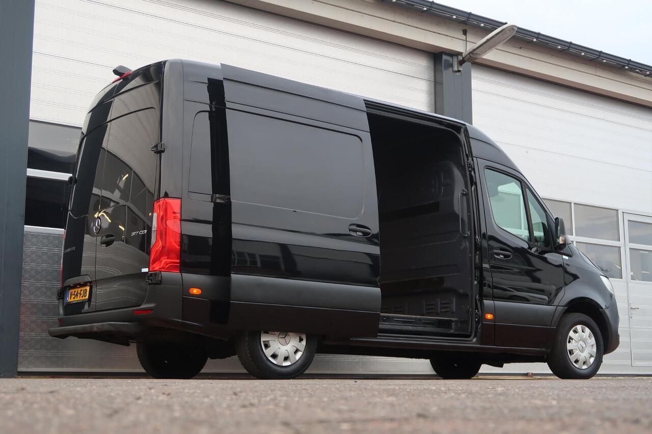 Mercedes-Benz SPRINTER 317 CDI L2H2 AUT/ CAMERA/ MBUX/ CRUISE/ AIRCO