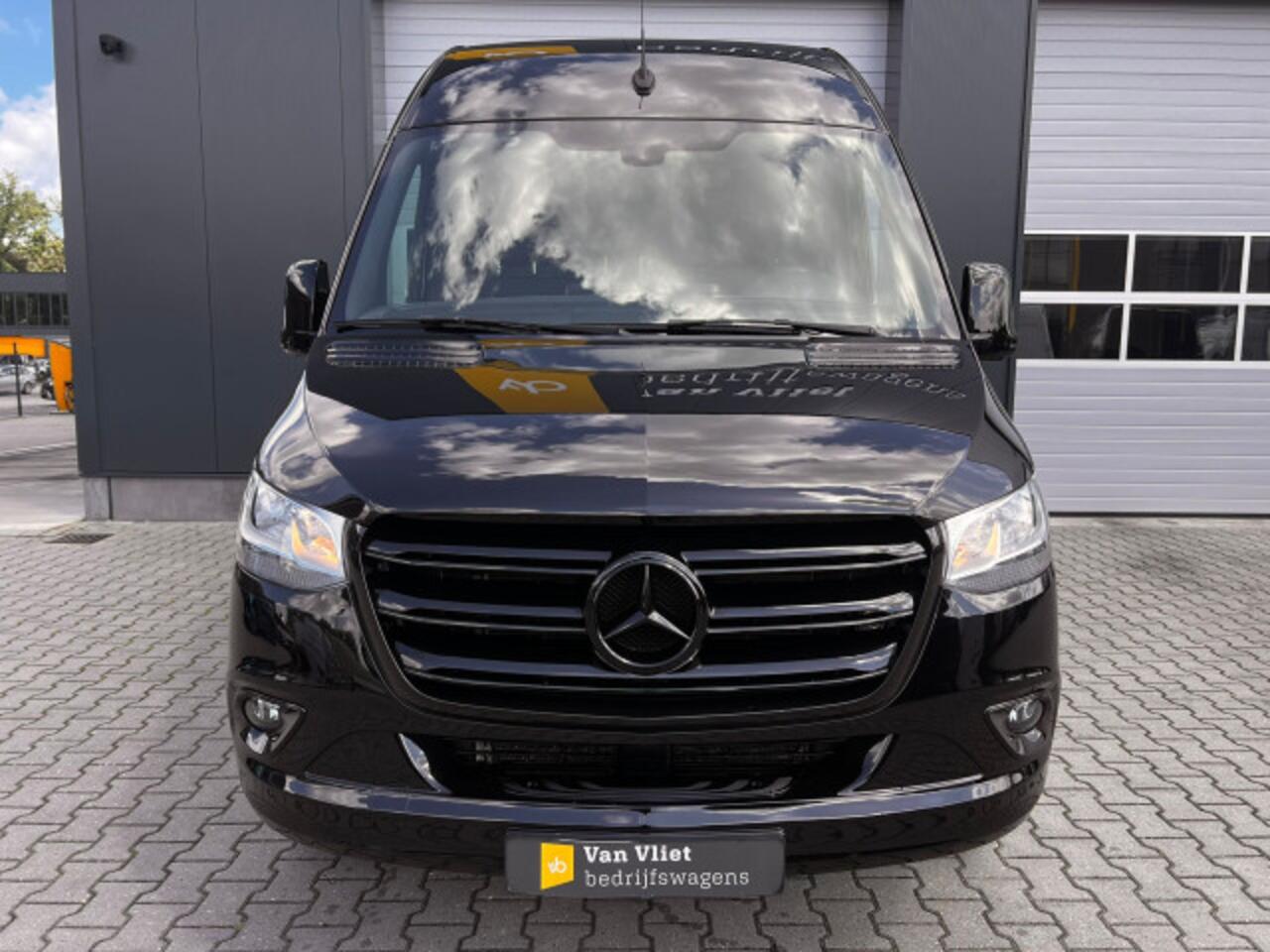 Mercedes-Benz SPRINTER 319 1.9 CDI L2H2 RWD VVB BLACK EDITION LAGE KMSTAND VVB329 BPM vrij! Benut nu nog uw voordeel!