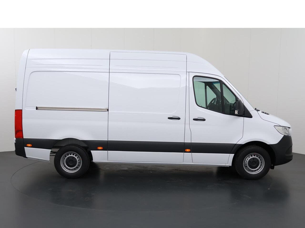 Mercedes-Benz SPRINTER 315 CDI | L2 H1 | RWD | PRO | Parkeercamera | Airco | Dodehoekassistent | Zijwindassistent | Cruise Control | Chauffeursstoel |